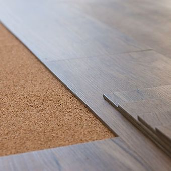 Böhm Inneneinrichtung - Bodenbelag Korkvinyl